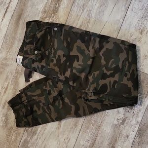 Levi's Camo Joggers